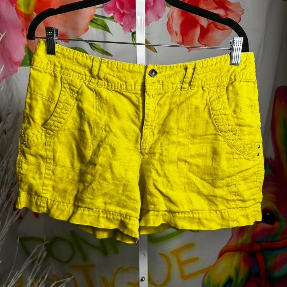 S166. Inc international Concepts- Yellow linen shorts with pockets and button